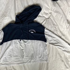 Hollister cropped hoodie